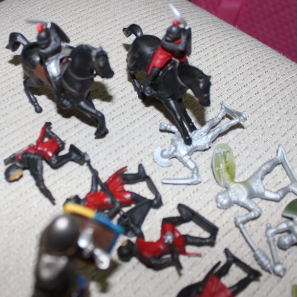 3/$55❤️5pc Schleich +15pc D&D Inc lot medieval knights figures horses trumpeter - Picture 8 of 11